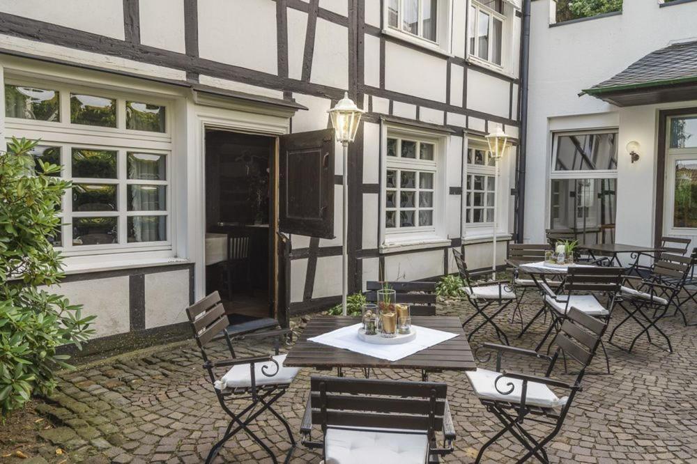 Hotel Zur Post Dabringhausen - Contactless Self Check-In Wermelskirchen Eksteriør billede
