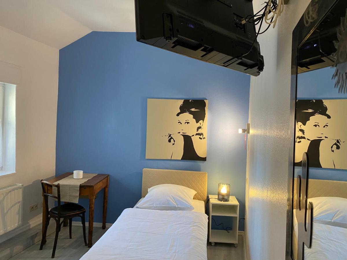 Hotel Zur Post Dabringhausen - Contactless Self Check-In Wermelskirchen Eksteriør billede