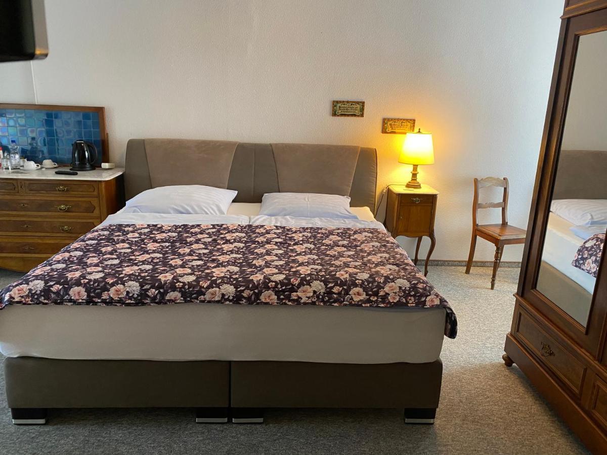 Hotel Zur Post Dabringhausen - Contactless Self Check-In Wermelskirchen Eksteriør billede